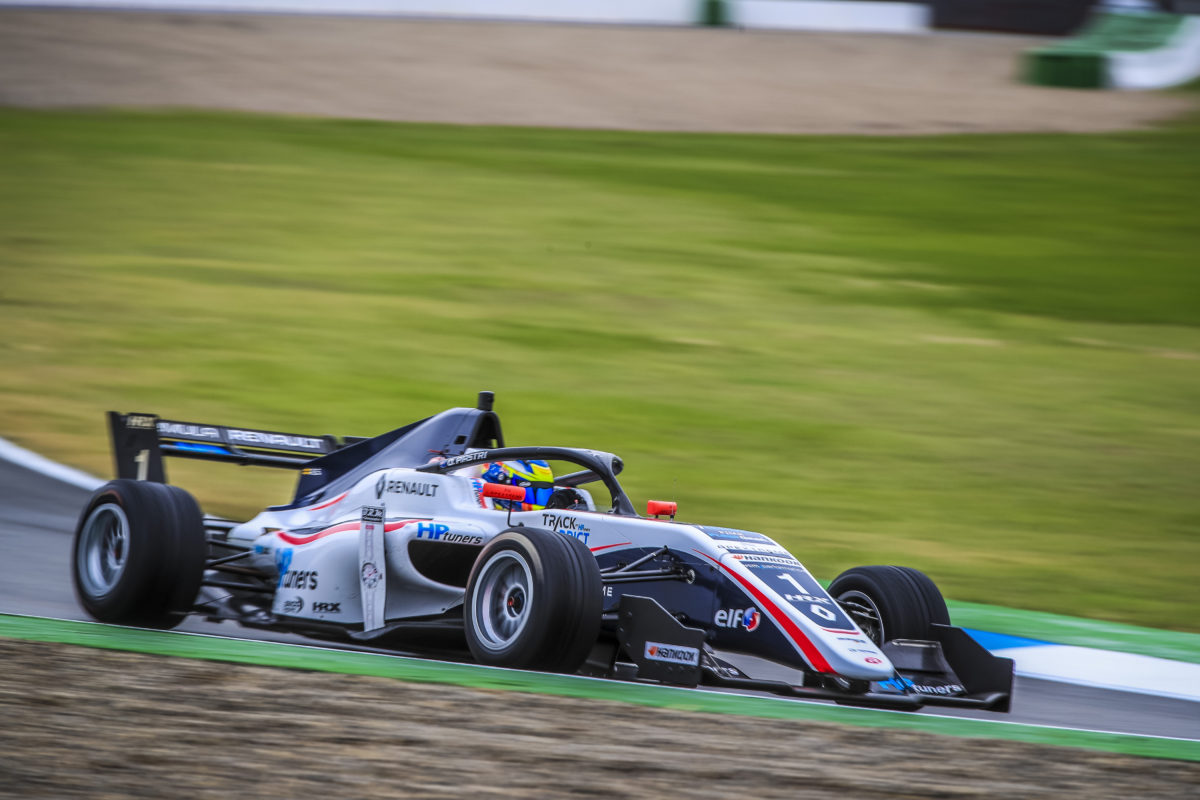 WORLD WRAP Piastri one round from Formula Renault title