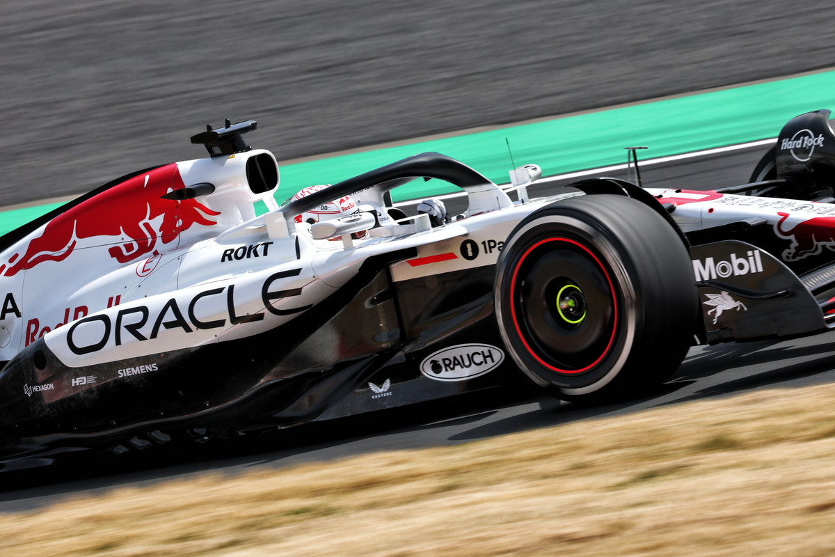 F1 news: Verstappen picks McLaren's pocket to steal Japanese GP