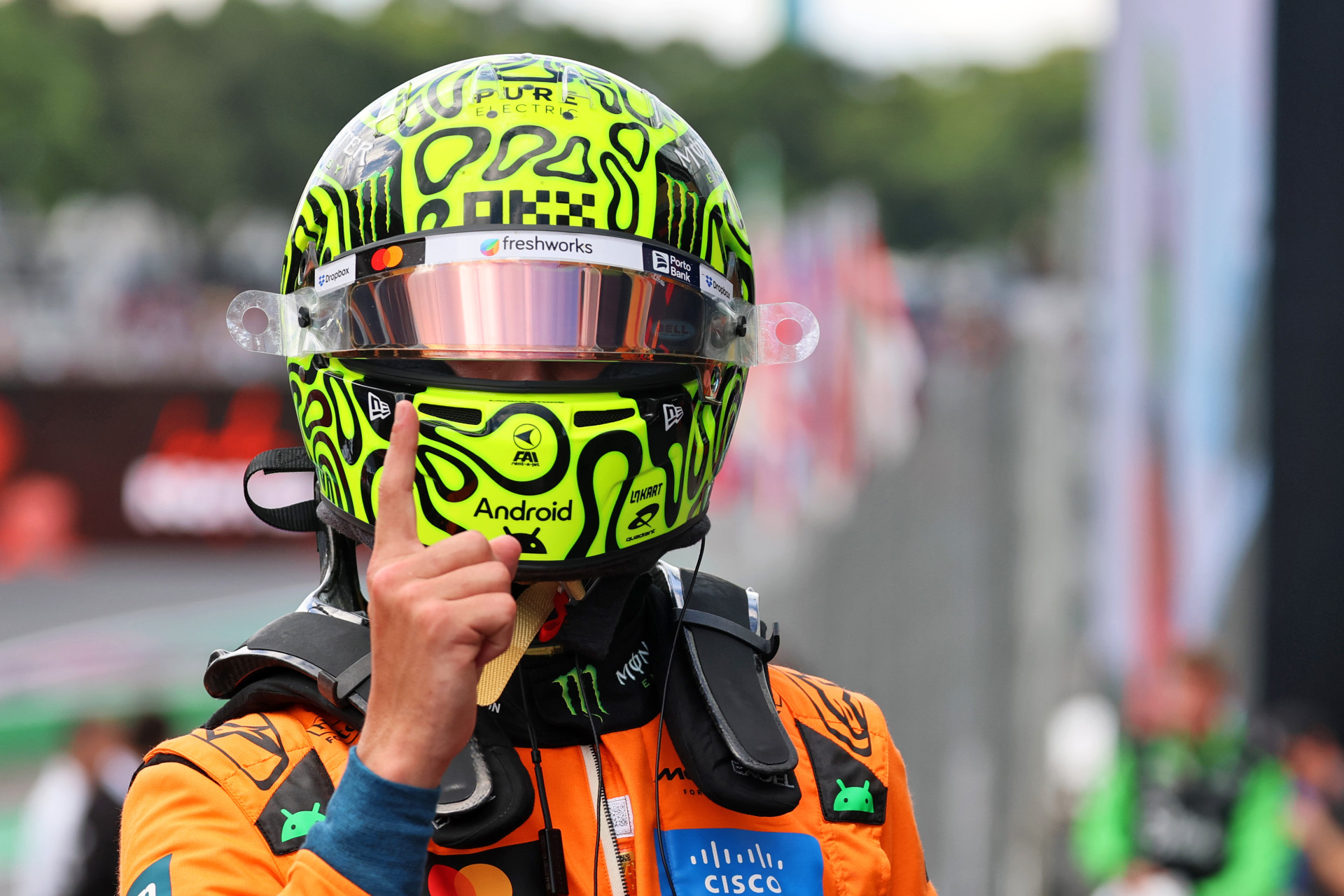 노리스, 상파울루 GP 예선서 폴 포지션… 베르스타펜 Q1 탈락 '충격'