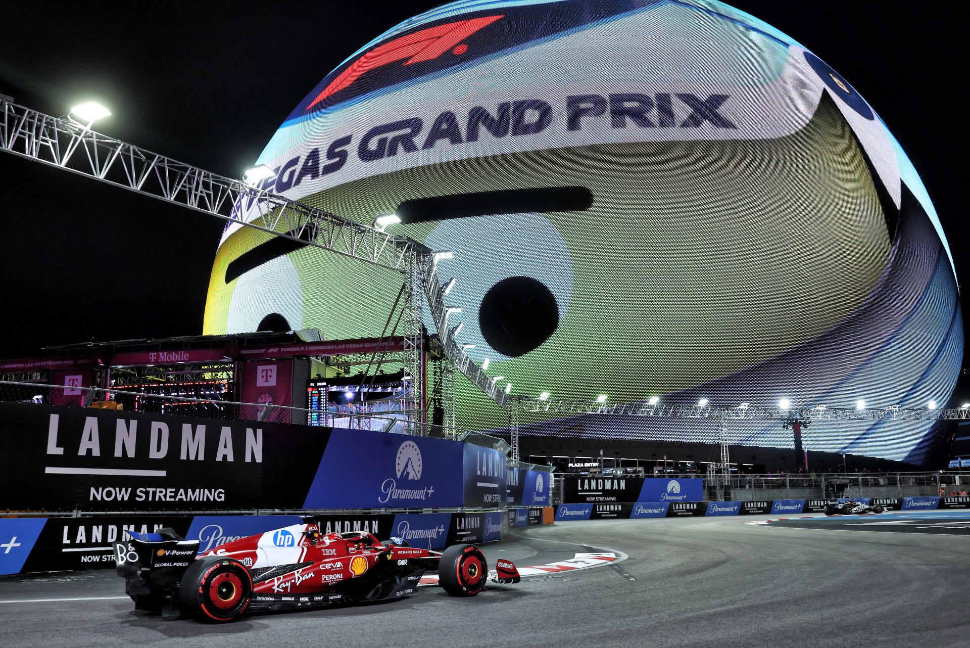 라스베이거스 GP: 혼돈의 FP1, 르클레르 선두 질주