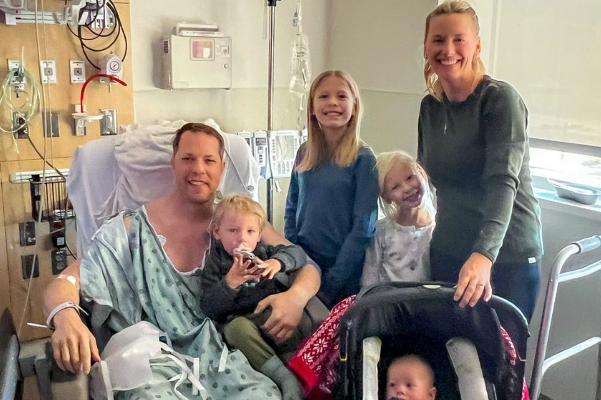 Brad Keselowski breaks leg in offseason skiing accident Post feature image
