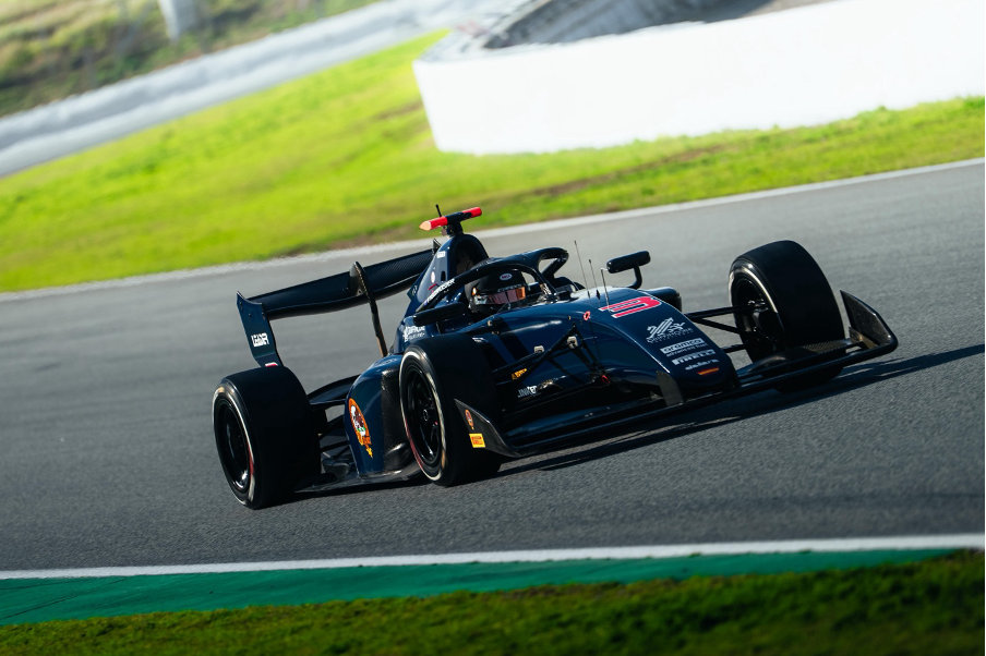 El novato australiano Patrick Heuzenroeder debuta de última hora en F3 en su Gran Premio local