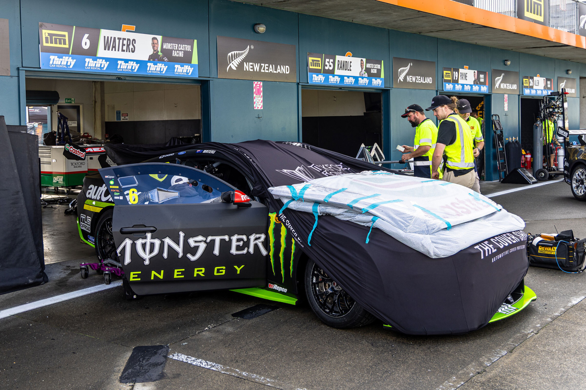 Supercars Teams Divided Over Taupō Cyclone Threat: Race Schedule in Jeopardy