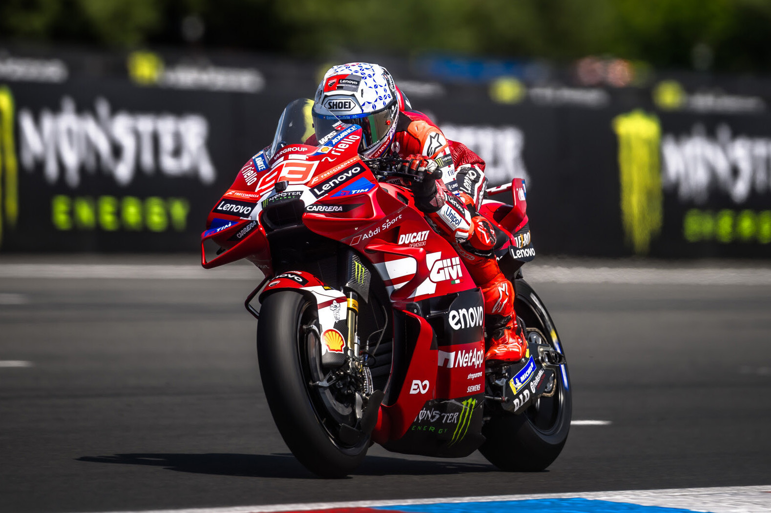 Marquez closes in on MotoGP lead with Brno win