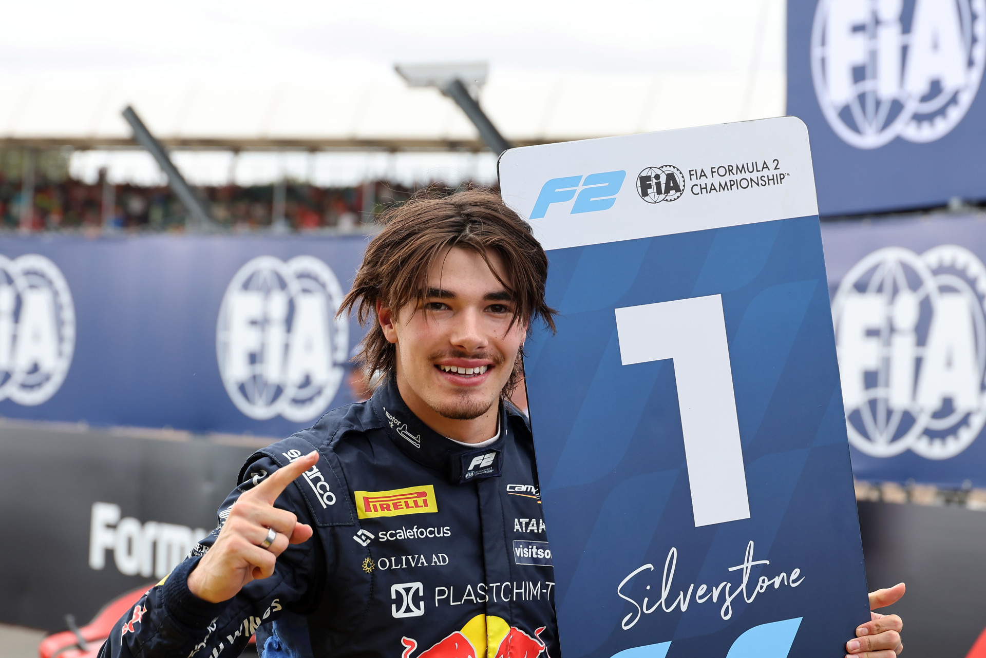 Permane: Tsolov es el "siguiente en la fila" para un asiento en Racing Bulls