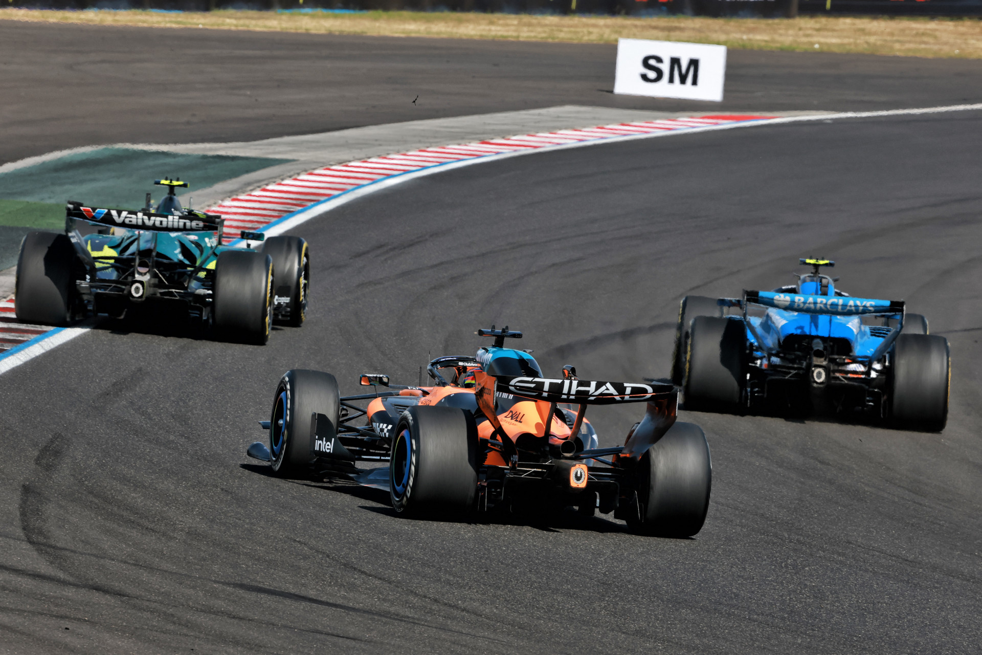 Sainz blames blue flag failure for Piastri clash in Hungary